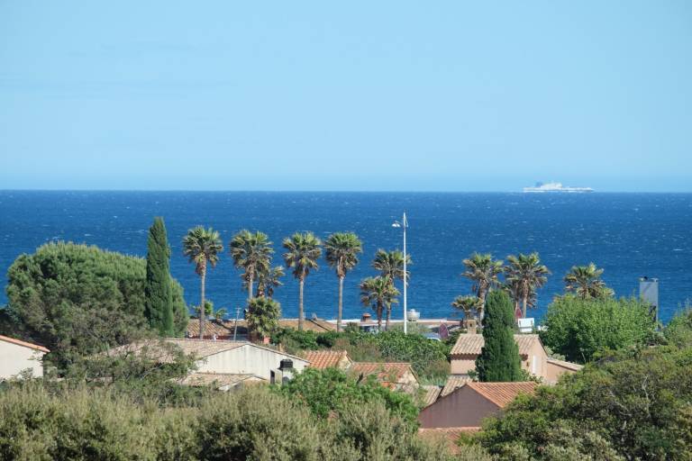 Child-friendly wonderful villa with patio, private pool & barbecue | Panoramic view | Next to the beach | Pet-friendly — photo 5