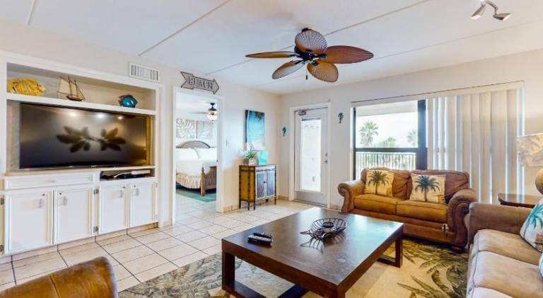 Rental apartment with hot tub & pool — photo 2