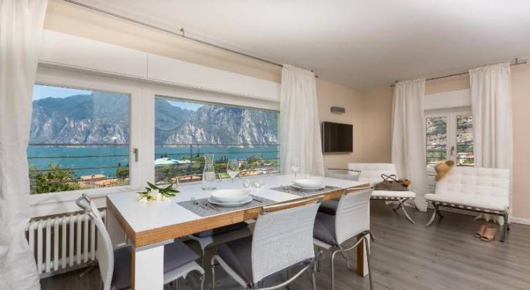Lovely vacation home with garden, pool & patio | Close to the beach | Pets are welcome — photo 4
