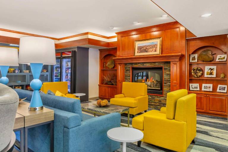 Comfort Inn & Suites Rapid City near Mt Rushmore — photo 2