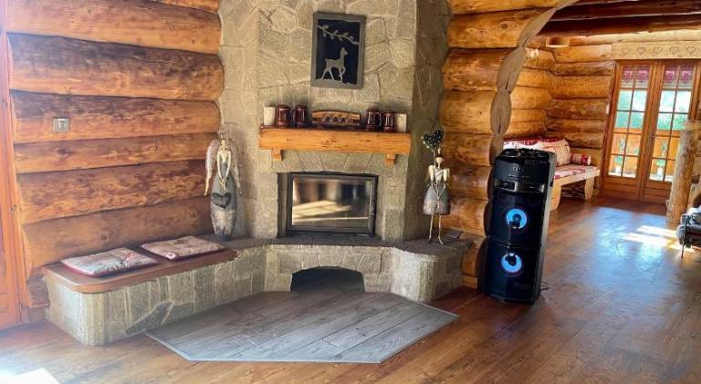 Chalet with hot tub | Pets allowed — photo 2