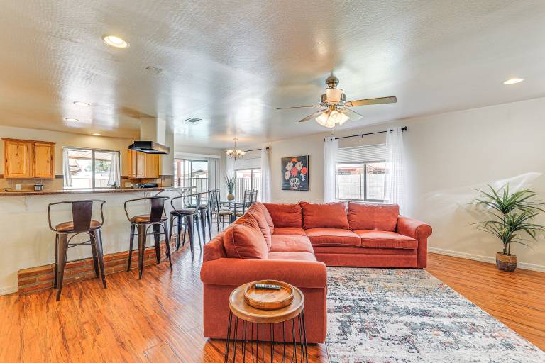 Private Pool & Patio: Home Near Mesa Arts Center! — photo 3