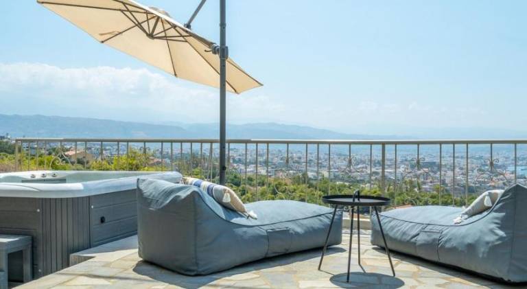 Fully equipped house with patio, garden & jacuzzi | Good for workation | Dogs allowed — photo 3