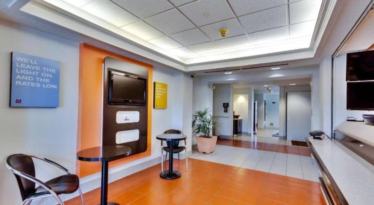 Motel 6 Lewisville, TX - Dallas — photo 4
