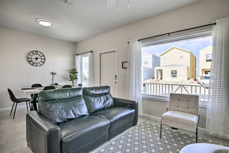 5 Mi to Beach: Pet-Friendly Port Isabel Home! — photo 5
