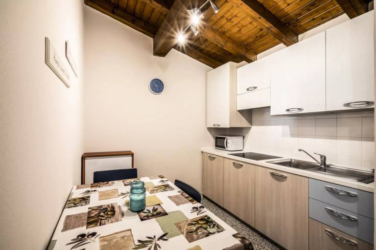 Rental apartment with terrace | Next to the beach | Dogs allowed in Manerba del Garda