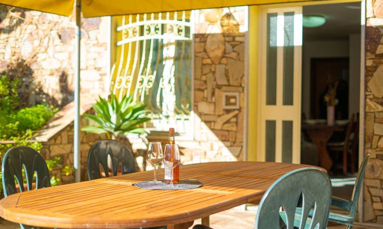 Apartment with garden, barbecue & terrace | Garden view — photo 2