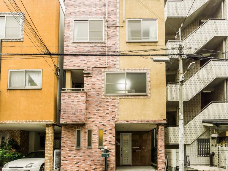 Apartment with patio | Suitable for remote work in Osaka