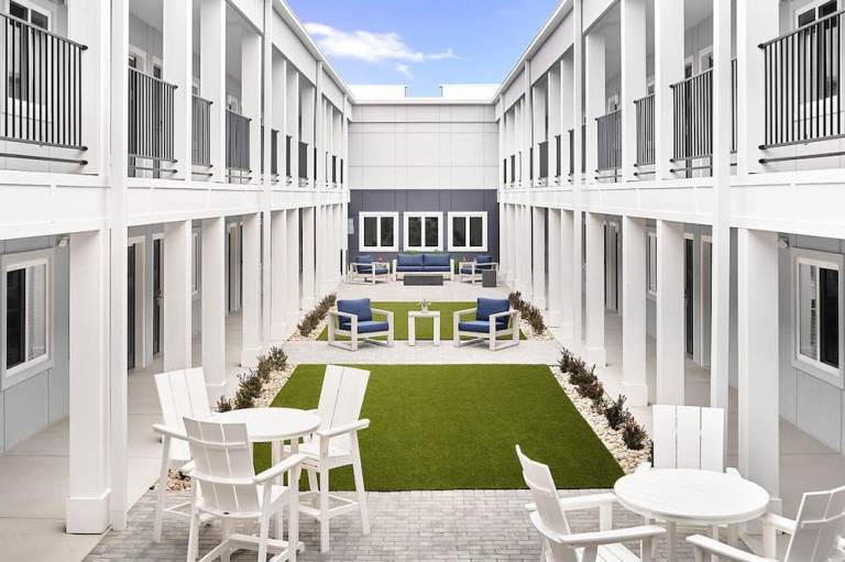 StayAPT Suites Cleveland