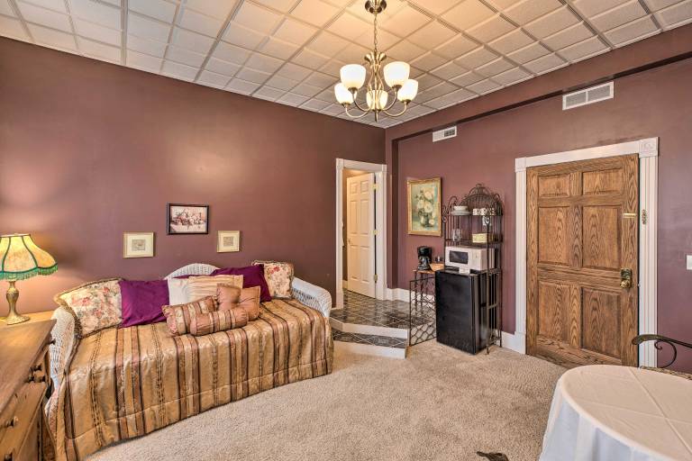 Pet-Friendly Apt: 2 Blocks to Riverside Park! — photo 2