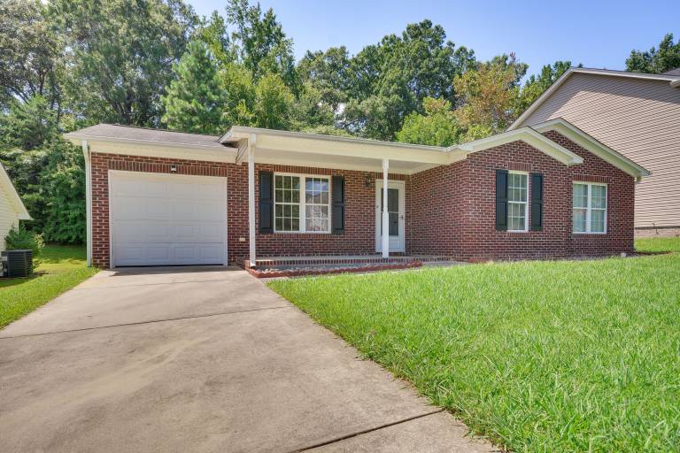 < 4 Mi to Dtwn Greensboro: Renovated Home w/ Yard! — photo 2