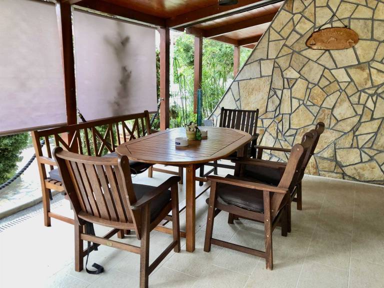 Holiday apartment with terrace, garden & barbecue — photo 3
