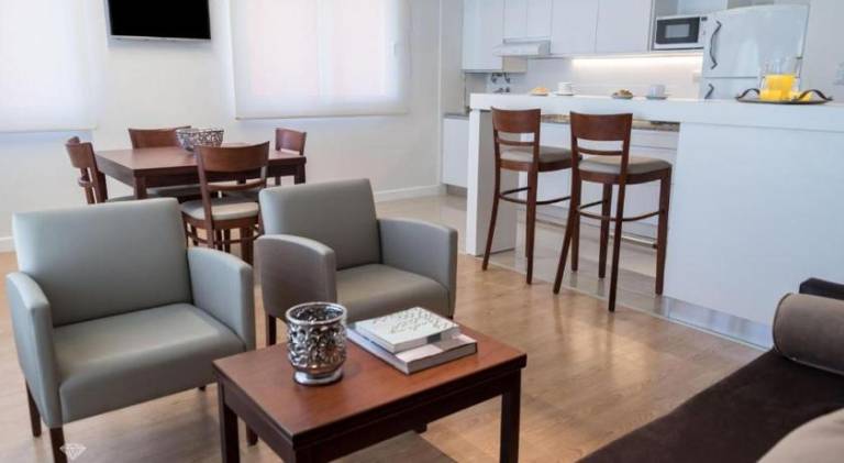70 m&sup2; Apartment mit Hotelservice