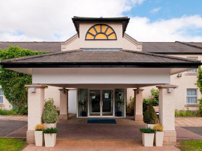 Holiday Inn Express Glenrothes By IHG