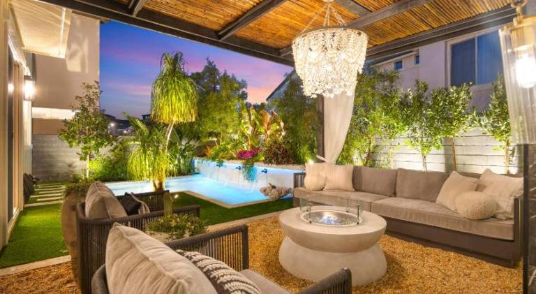Vacation home with pool — photo 4