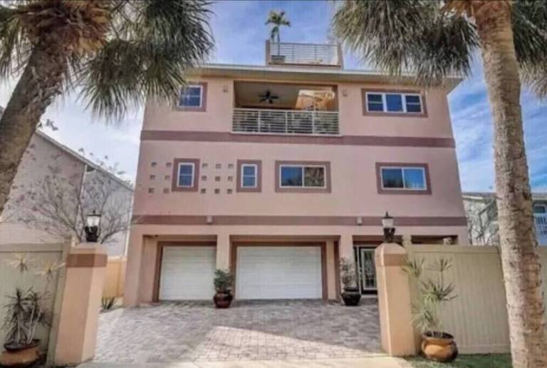 House  Indian Rocks Beach
