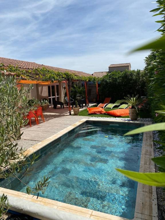 Maison de vacances  Saint-Victor-la-Coste