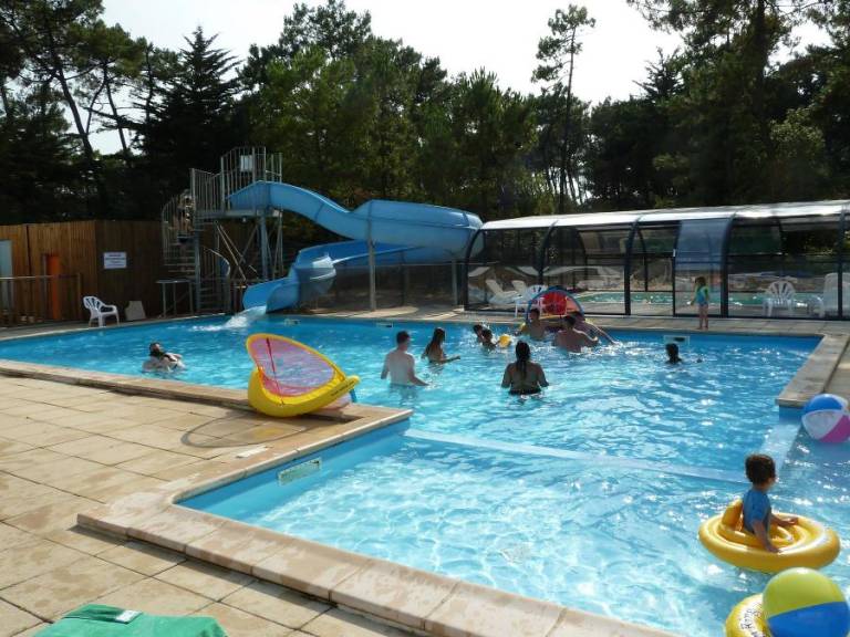 Bungalow with terrace & heated pool — photo 3