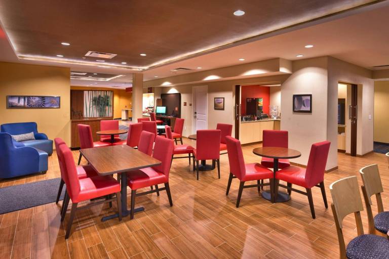 TownePlace Suites by Marriott Dickinson — photo 5