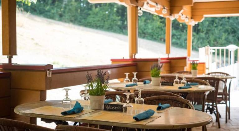 Chalet with pool — photo 3