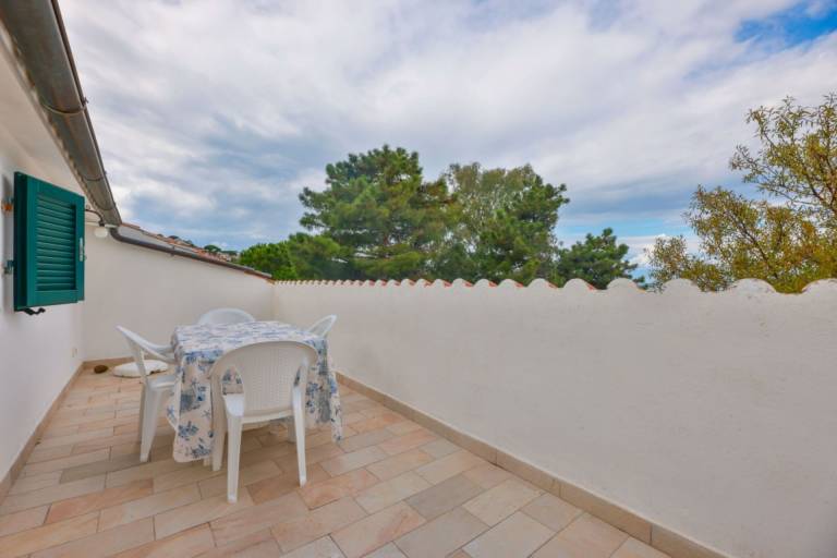 Family-friendly lovely apartment with patio & grill | Beach nearby | Pets are welcome — photo 5