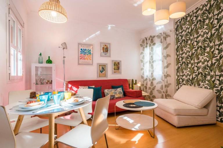 Child-friendly charming vacation home with yard | Next to Metropol Parasol | Good for workation | Dogs allowed — photo 2