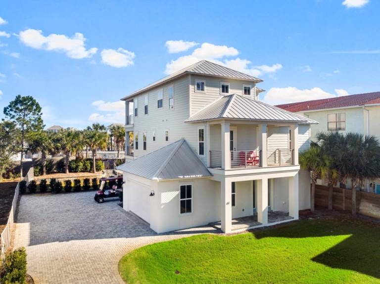 House with BBQ & private pool | City view — photo 2