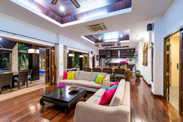 Villa with pool — photo 3