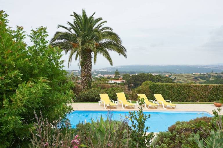 Family-friendly vacation home with grill, patio & fast internet | Beach view | Pet-friendly — photo 2
