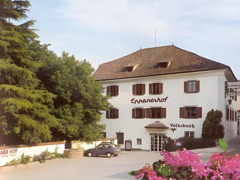 Serviced apartment with yard | Pets allowed in Appiano Sulla Strada del Vino