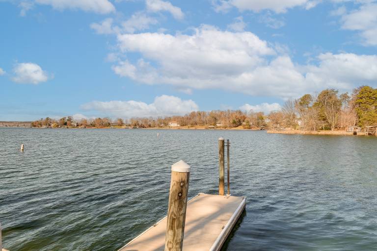 Angler's Paradise! Smith Mountain Lake Studio — photo 4