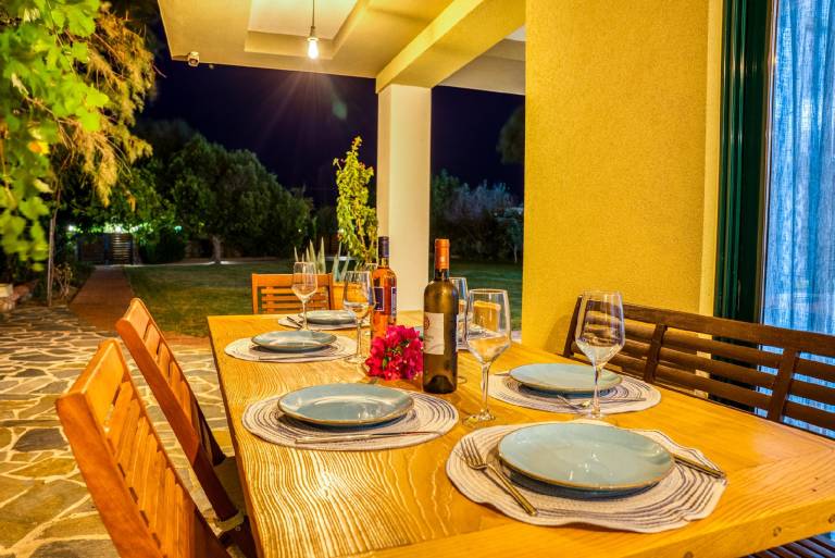 Holiday apartment with private pool, garden & barbecue — photo 5