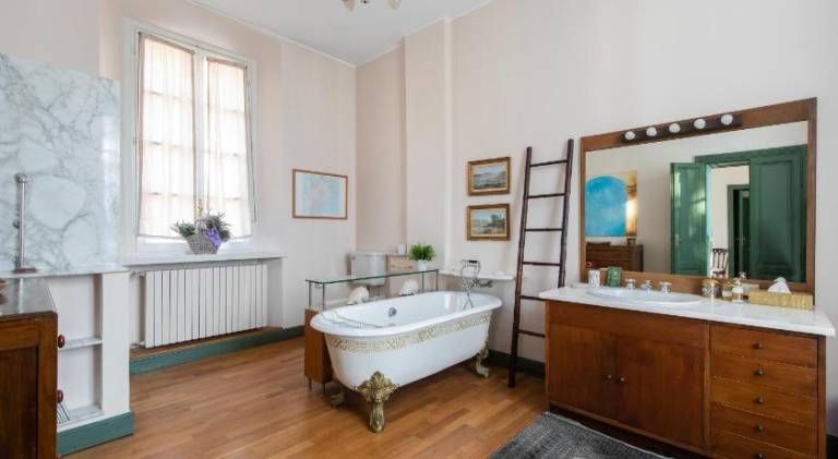Big apartment with terrace | Close to Como Cathedral | Perfect for remote work | Pets are welcome — photo 2