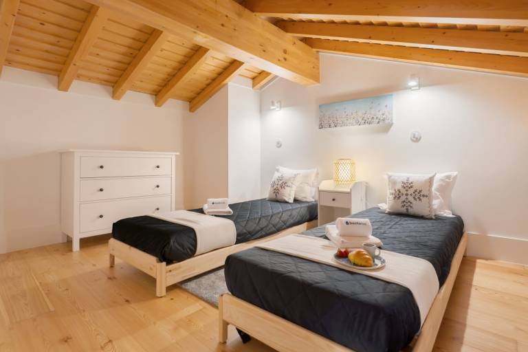 Holiday apartment with 2 rooms for 4 persons in Guimarães