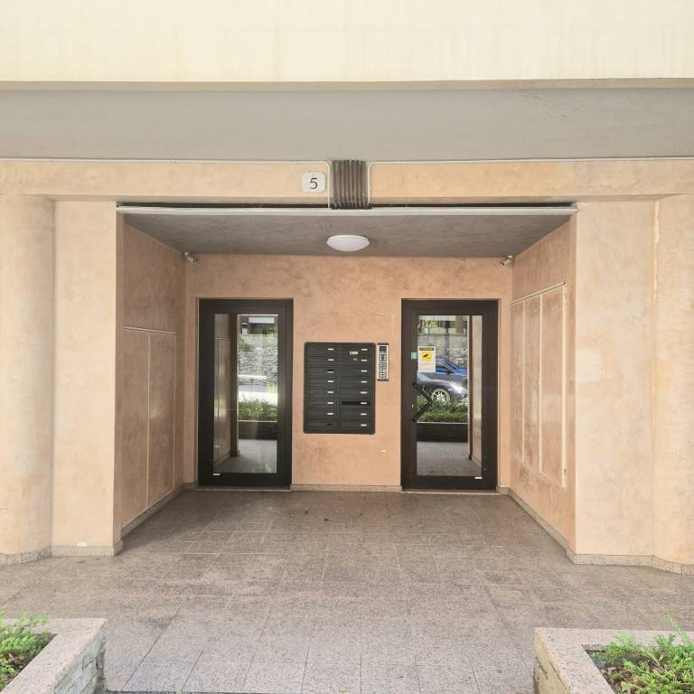 Family-oriented lovely apartment with patio & jacuzzi | Next to Como Cathedral | City view | Pets are welcome — photo 4