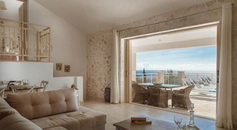 Holiday apartment with pool — photo 2