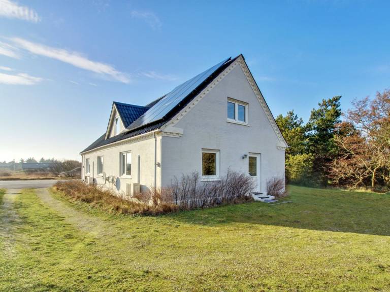"Arli" - 800m from the sea in Hvide Sande