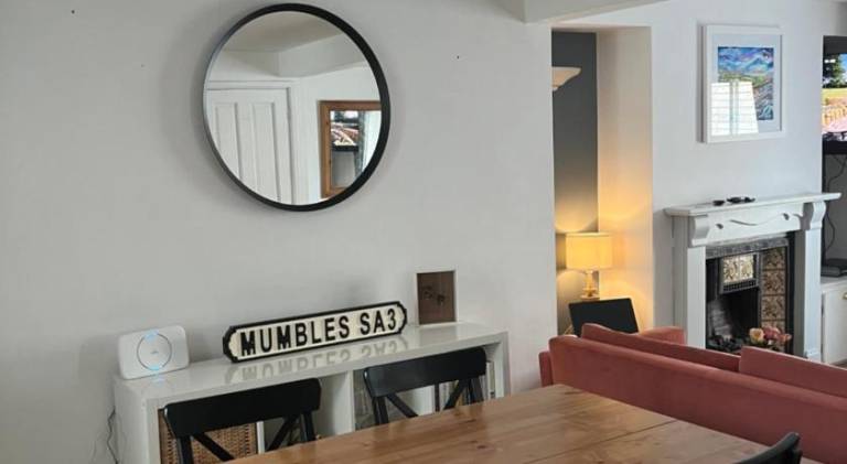 Vacation home with 2 rooms for 4 persons in Swansea