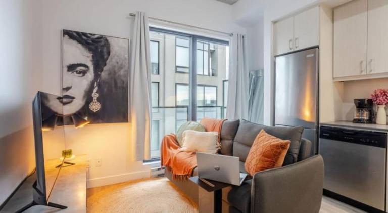 Holiday apartment with pool & jacuzzi | Next to Notre-Dame Basilica | Pet-friendly — photo 2