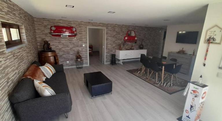 Apartment with patio, private pool & garden — photo 5