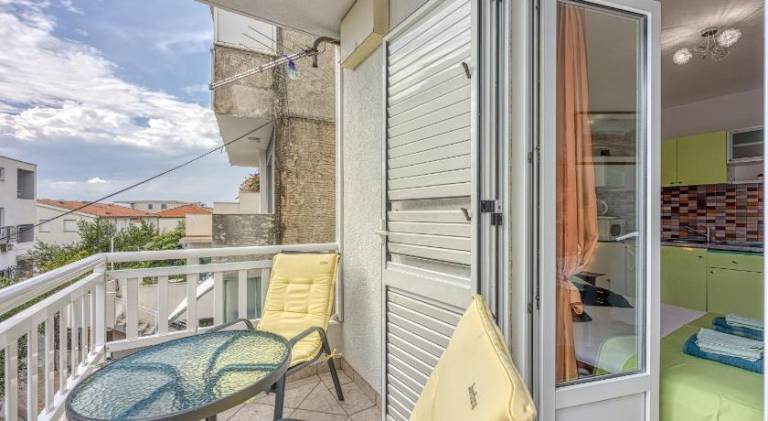 Holiday apartment with patio | Suitable for remote work — photo 3