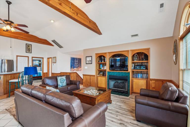 Oceanside: Private Pool. Hot Tub, Pets Ok. HUGE Gameroom with pool table! Sat. -Sat. — photo 3