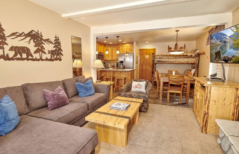 Child-friendly nice condo with private pool | Ski nearby | Pets are welcome — photo 5