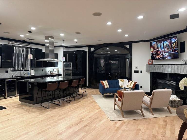 Condo  Mill Valley