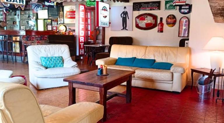 Vacation home with 6 rooms for 15 persons in Beauvais