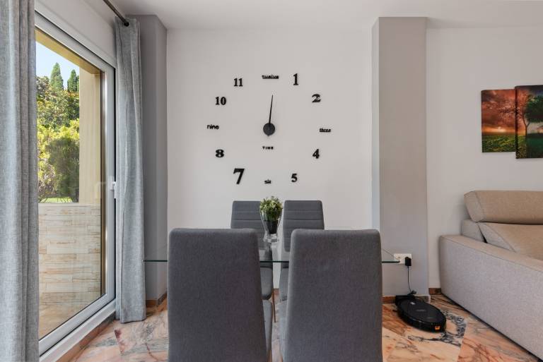Studio Apartment 'Romana Playa 203' with Pool, Private Terrace & Wi-Fi — photo 5