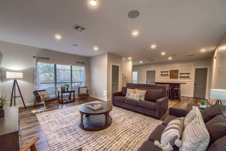 Family-friendly nice house with yard & terrace | Pets allowed — photo 3