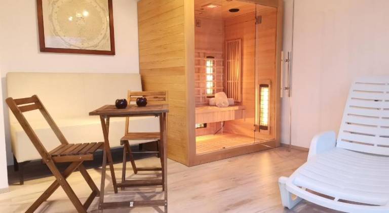 Villa with hot tub — photo 4