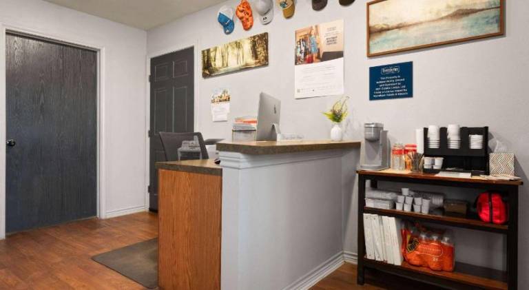 Eagle's Den Suites Cotulla a Travelodge by Wyndham — photo 2