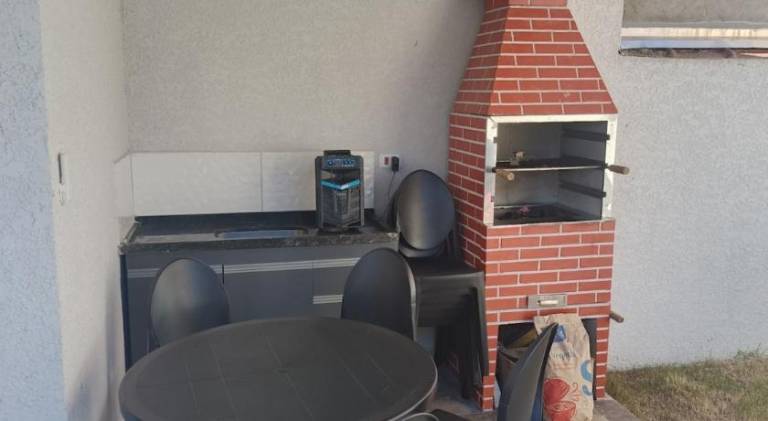 Pleasant vacation home with pool | Pet-friendly — photo 4